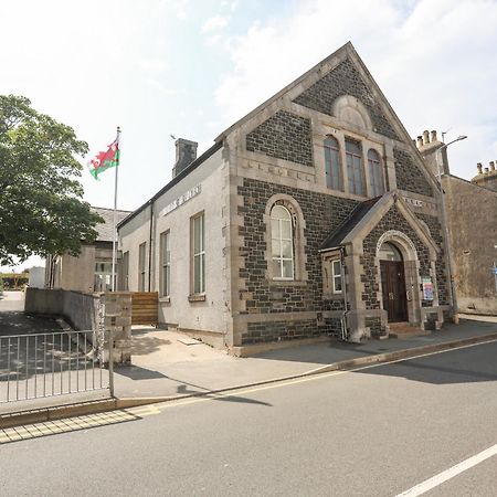 The Church Holyhead Buitenkant foto