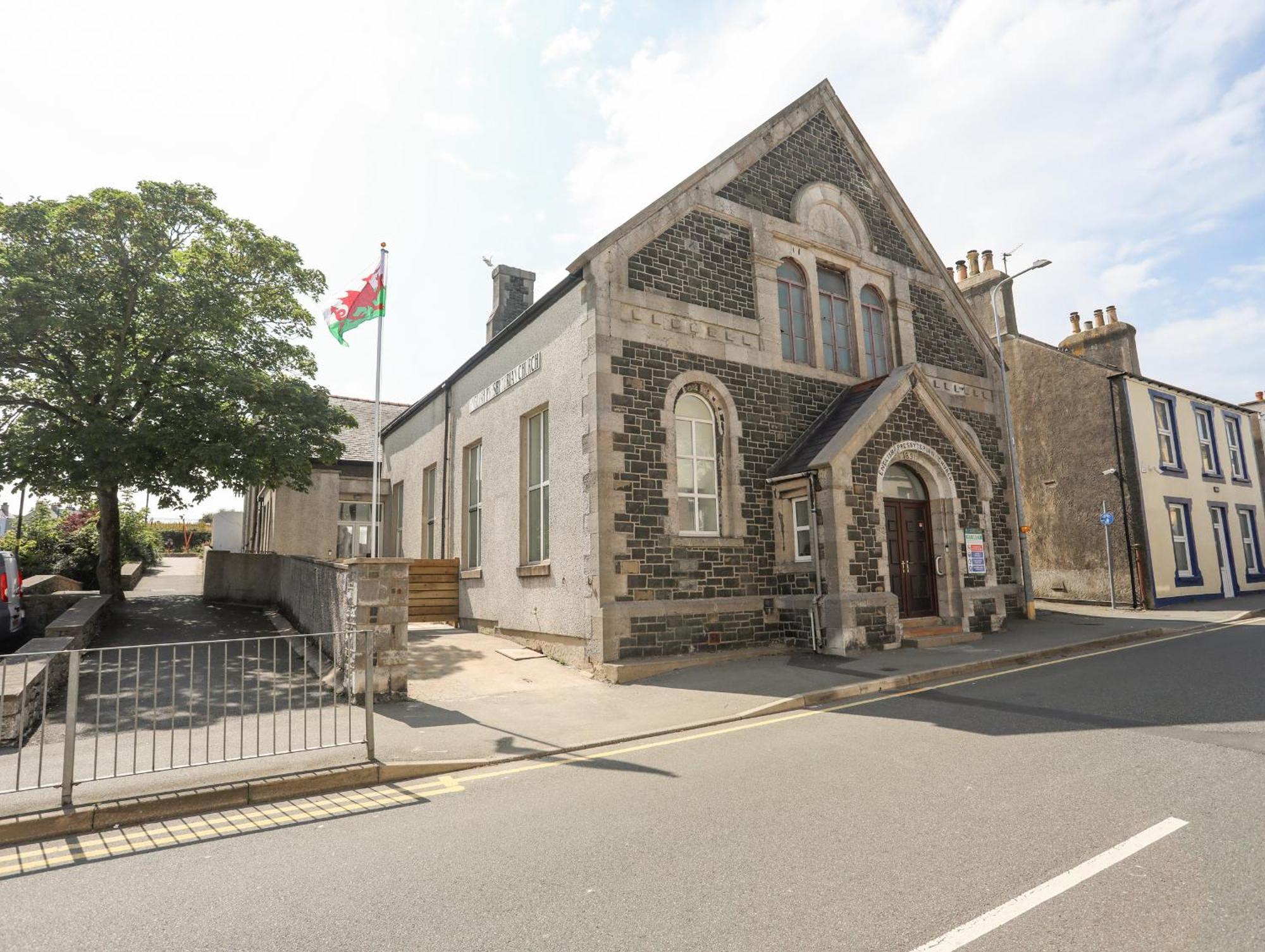 The Church Holyhead Buitenkant foto
